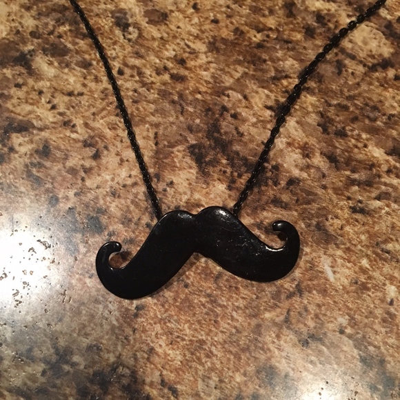 Mustache Necklace - Picture 1 of 2